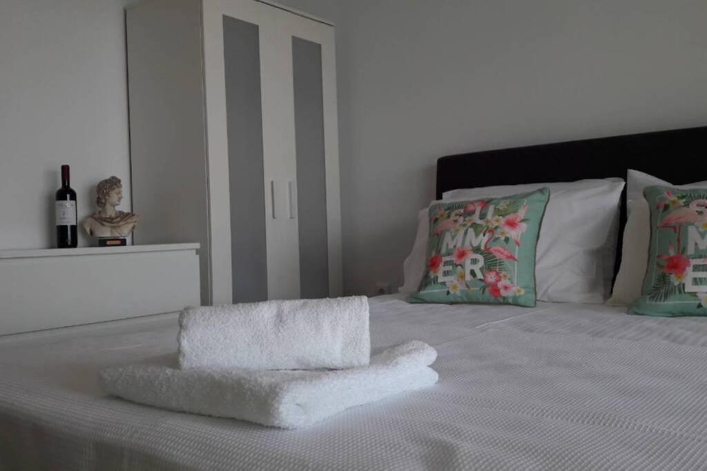 Apollo Romantic Sea View Villa كيفيريون المظهر الخارجي الصورة