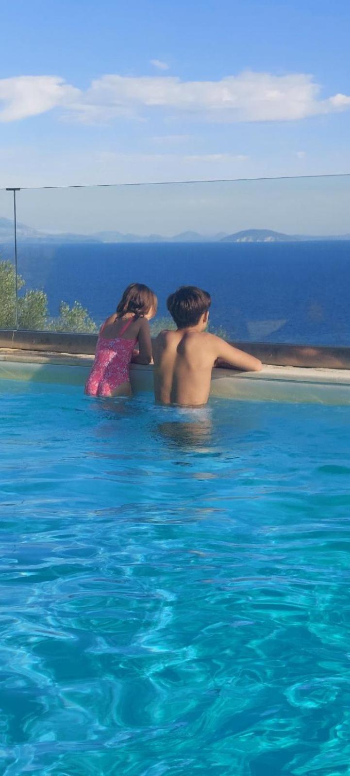 Apollo Romantic Sea View Villa كيفيريون المظهر الخارجي الصورة
