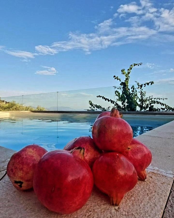 Apollo Romantic Sea View Villa كيفيريون المظهر الخارجي الصورة