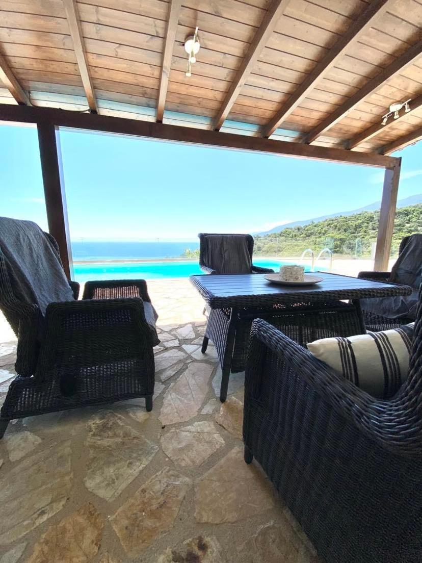 Apollo Romantic Sea View Villa كيفيريون المظهر الخارجي الصورة